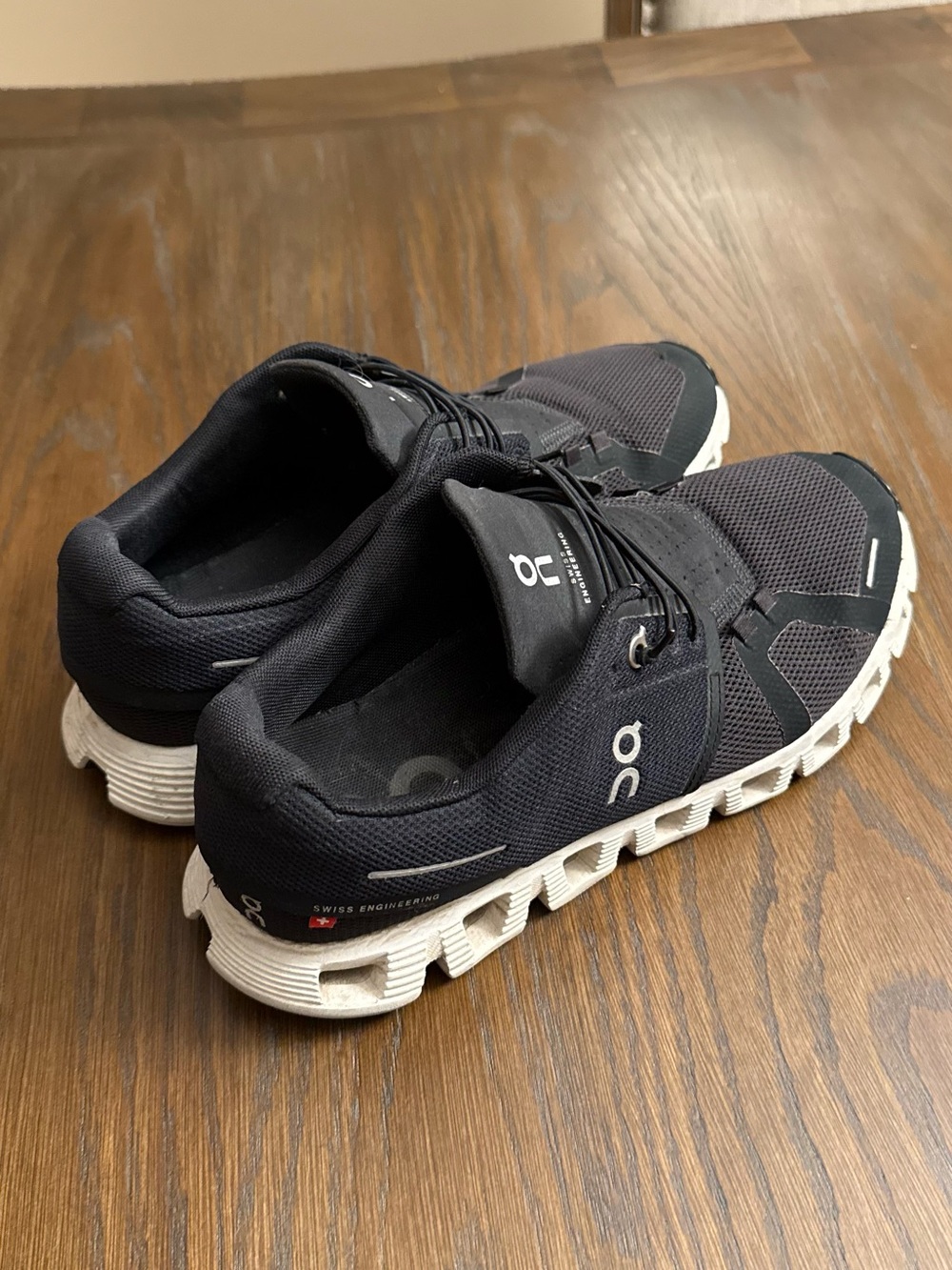 On Cloud Cloud 5 Sneakers in black with White Sole 9W - Picture 6 of 9